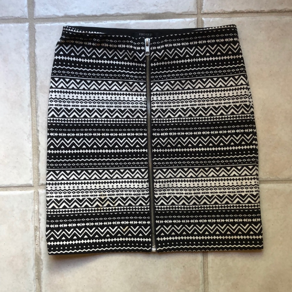 Geometric print miniskirt